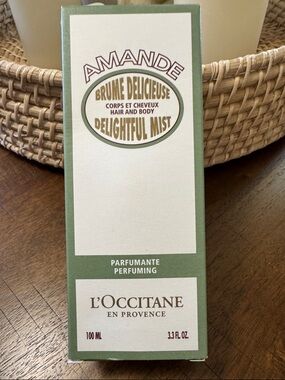 L'OCCITANE Amande Delightful Mist - Green & White